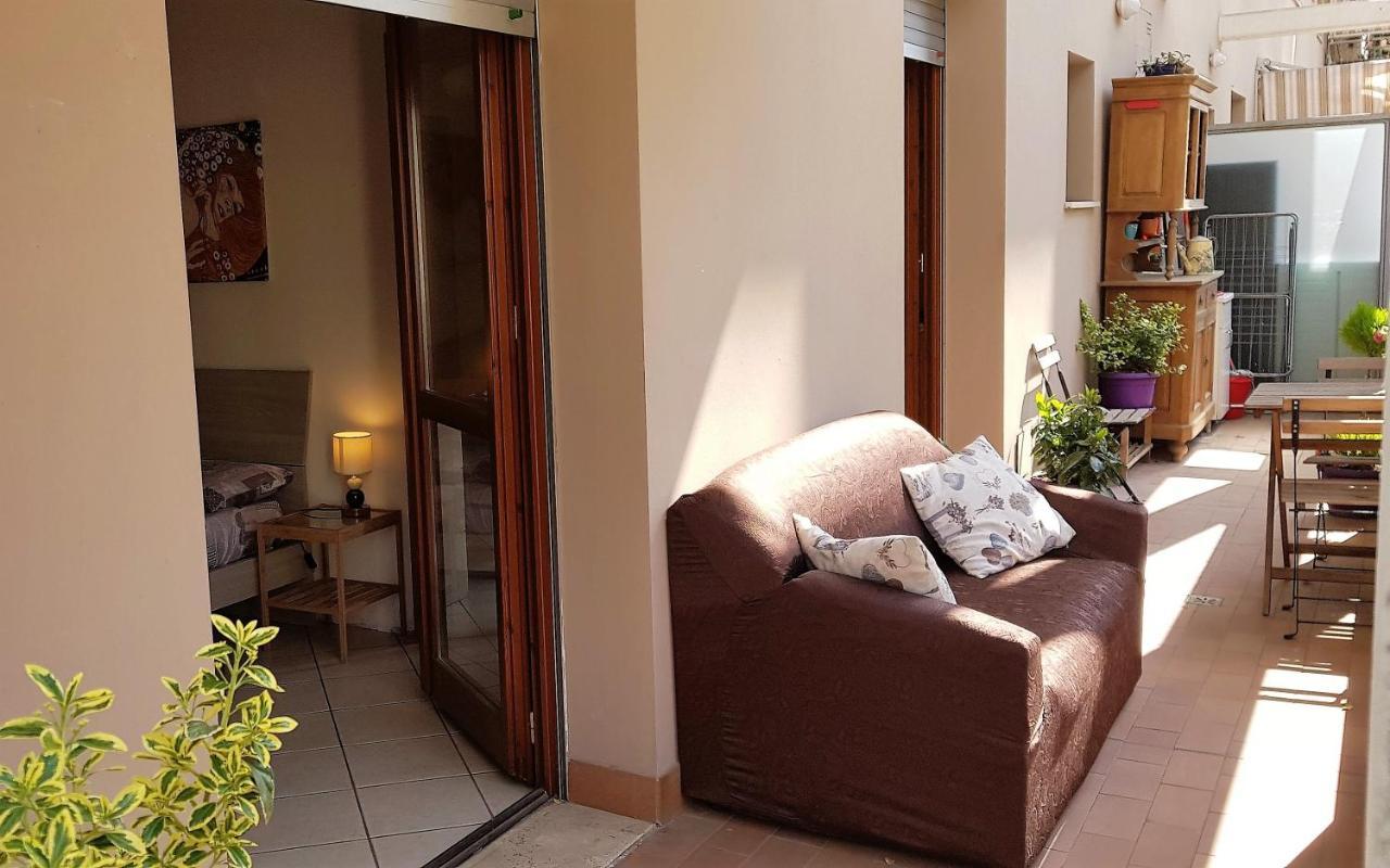 Апартаменты Palazzo Wanny Free Parking & Terrace Флоренция Экстерьер фото